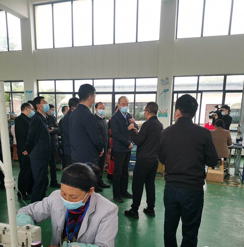 四川省省长光临马边调研